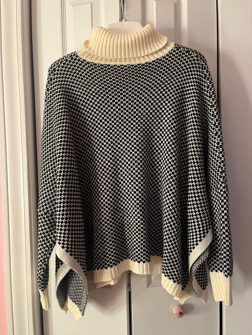 Checker print sweater